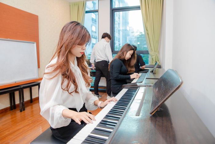 hoc-piano-rosie-thanh-xuan