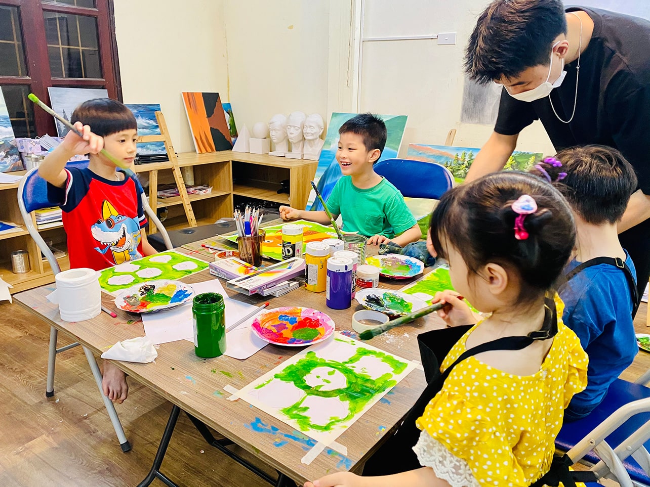 Rosie - Địa Chỉ Lớp Học Vẽ Cho Bé ở Cầu Giấy TOP 1 3 lop-hoc-ve-cho-be-rosie-music-center-7